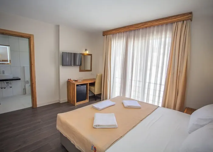 脉索尔马兹酒店 酒店 Çeşme